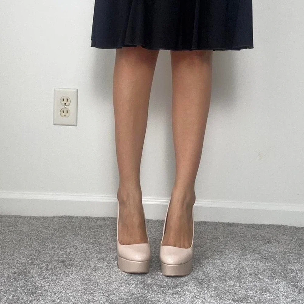 00s Charlotte Russe nude platform round toe stiletto pumps - Picture 2 of 8